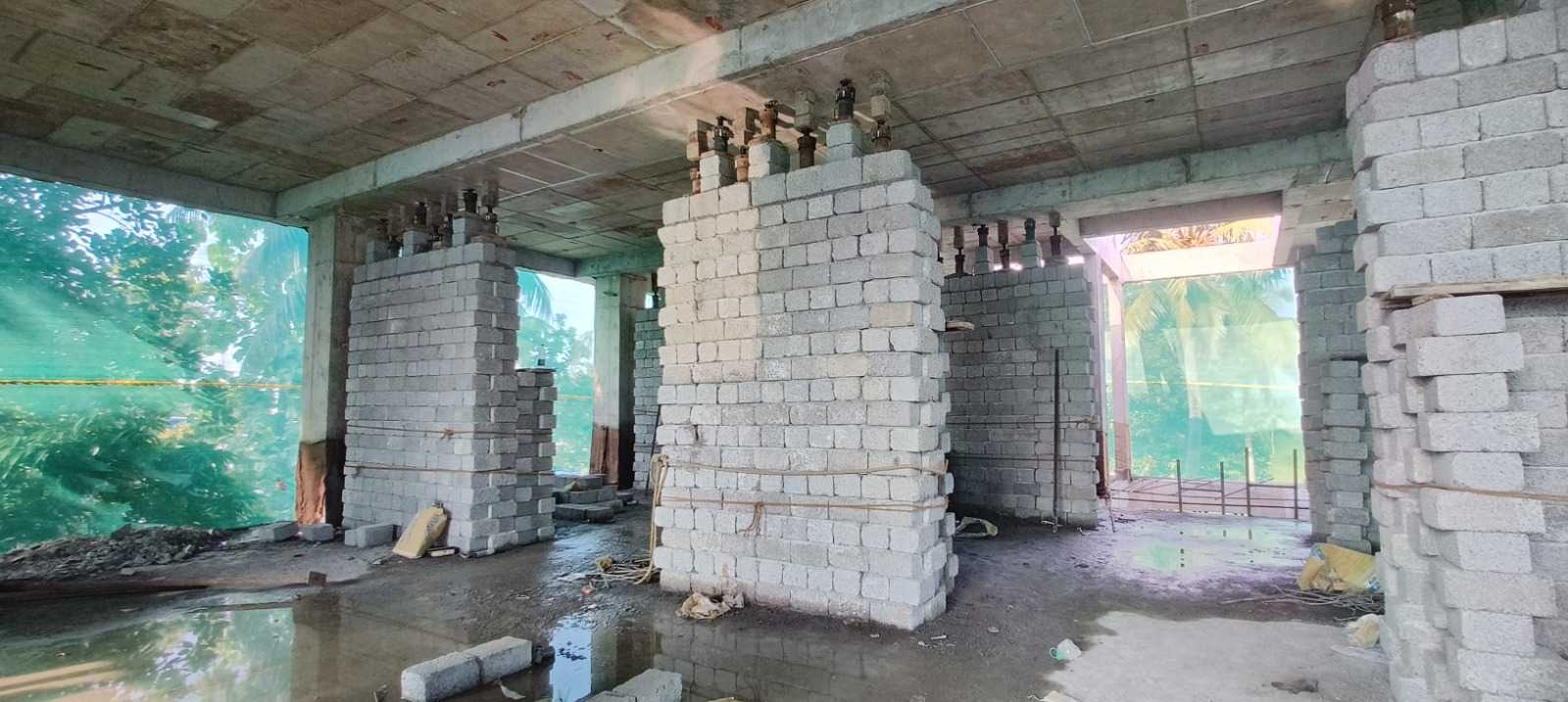 Support pillars under lifted building
